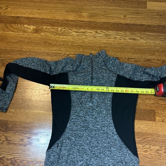 Athleta Colorblock Running Wild Half Zip Gray Black Size Small - Picture 8 of 9